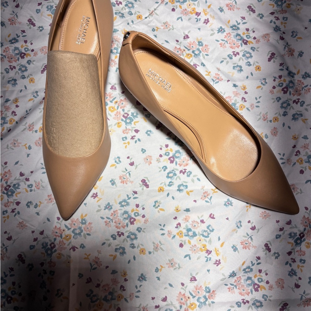 Michael Kors Women's Beige Flats